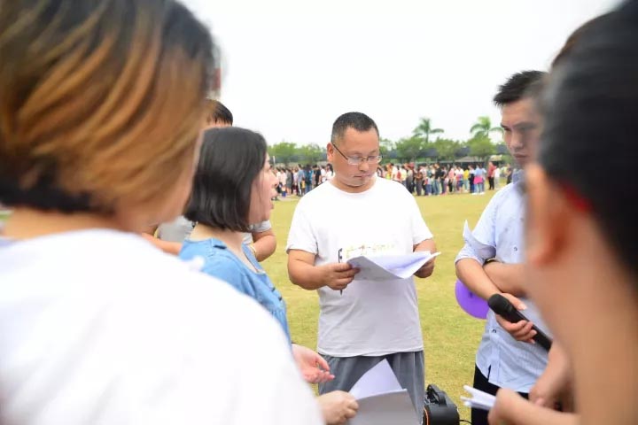 口哨發令、旗幟落下，比賽的完美呈現，離不開裁判員的辛苦付出，低調是他們的代名詞
